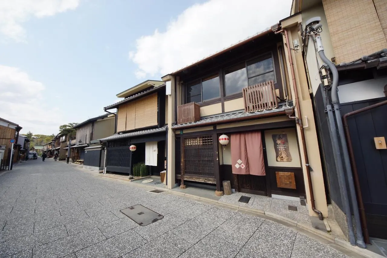 京都市 モゼイク町家 上七軒ヴィラ 0*,  日本